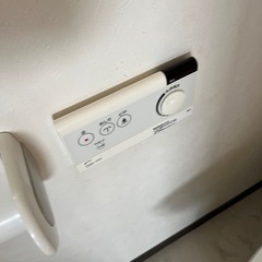  大阪市発引取対応　リクシル　LIXIL INAX dt-b181xu 動作品 ピュアホワイト 温水洗浄便座 ウォシュレット シャワートイレ　便座タンク一体型
