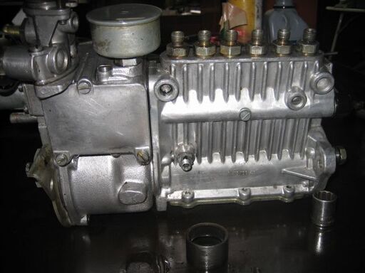 メルセデスーベンツ113SLエンジン用ボシュ―メカニカルポンプ販売