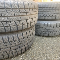 スタッドレスタイヤ215/60r16