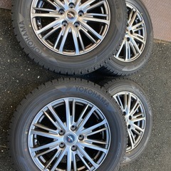 スタッドレスタイヤ215/60r16