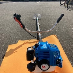 丸山 BIG-M＜ 分割式 エンジン刈払機 BCW2340S ＞ 分割式刈払機 排気量23cc Rスタート　リサイクルショップ宮崎屋　佐土原店　24.10.30F