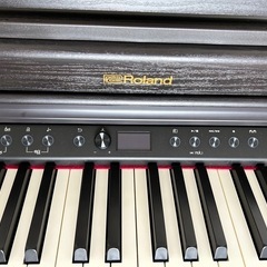 ほぼ新品　定価12万円以上　はじめてのピアノに最適　ローランド電子ピアノ RP-701