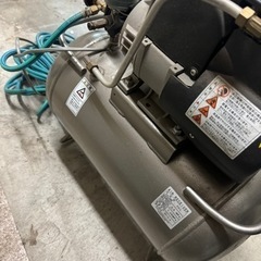 エアーコンプレッサー　30l 日立　オイルフリーベビコン