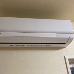 TOSHIBA製エアコンとHITACHI製エアコン計2台