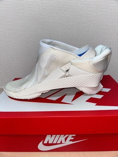 新品【NIKE】24cmゴーフライイーズ白 全ママに革命を起こす「ナイキ 