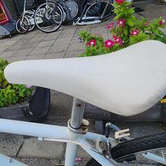 クロスバイク　ＷＥＥＫＥＮＤＢＩＫＥ　７００ｘ２８ｃ　７変速　フレーム　アルミ　白　配達可能