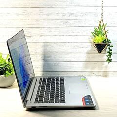12型ノートパソコン/i7/8ギガ/SSD/11/オフィス Lenovo_ideapad_710S