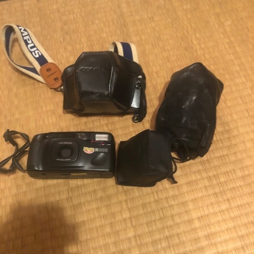 古いフィルムカメラ 古いフィルムカメラ - No: 4541459|写真素材なら 古いフィルムカメラ 古いフィルムカメラ - No: 4541459|写真素材なら