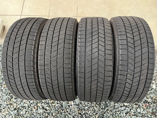195/55R16ブリヂストン スタッドレスVRX3 アクア 臭かっ  