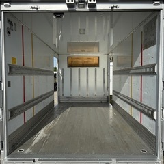 仕上げ済み！断熱材入り！なんと非常に珍しい両側スライド式横扉