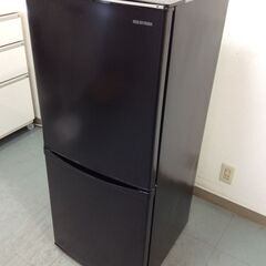 (11/9受渡済)JT9738【IRISOHYAMA/アイリスオーヤマ 2ドア冷蔵庫】2022年製 IRSD-14A-B 家電 キッチン 冷蔵冷凍庫 右開き 142L