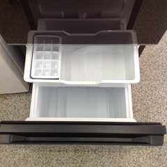 「ジモティー見た」で5％OFF！【2ドア冷凍冷蔵庫】2ドア冷凍冷蔵庫 Hisense ﾊｲｾﾝｽ HR-G13C-BR 135L 2022年製:ダークブラウン