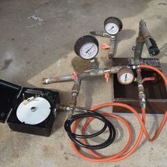 水圧ポンプと記録計