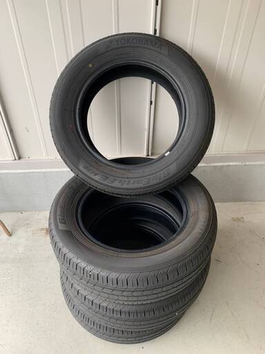 YOKOHAMA スタッドレスタイヤ4本セット　溝ほぼ新品　185/65R15 YOKOHAMA スタッドレスタイヤ4本セット溝ほぼ新品185/65R15