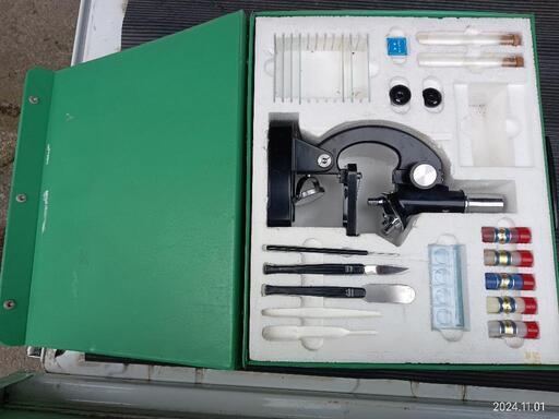 ジャンク品　　顕微鏡