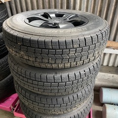 スタッドレスタイヤ
