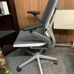 ★来店限定★　Steelcase オフィスチェア Gesture グレー