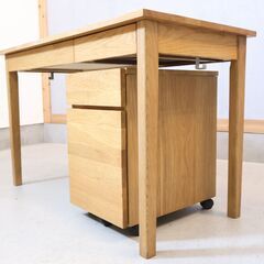 人気のMUJI(無印良品)のオーク材パーソナルデスク&ワゴン。シンプルで