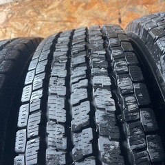 極上タイヤ　YOKOHAMA ヨコハマ　IG91 195/80R15 107/105L LT スタッドレス　タイヤ　2021年製　15インチ