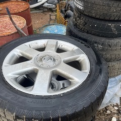 215/60r17日産純正スノータイヤ