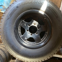 ブリヂストン DM-V3スタッドレス265/70R16