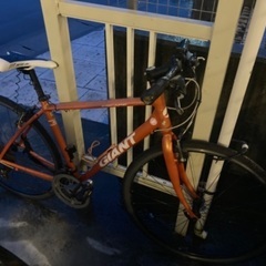 GIANT ジャイアント ESCAPE R3 クロスバイク SHIMANO 3X8S サイズS 2017年モデル、ラモンケヘルメット、空気入れ