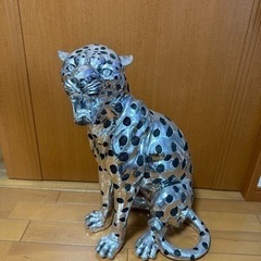 豹のオブジェ