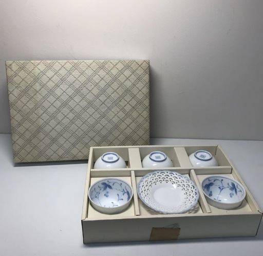K2411-037 京唐草 茶托付煎茶揃 未使用品ですが、元箱に文字記入、破れ有、色焼け有