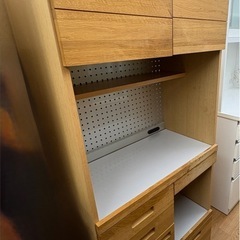 ☆ジモティー割引有☆ S仕/カリモク/2枚扉オープンボード/WH