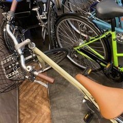 【前後タイヤ・チューブ新品！】6段変速　700×28c カゴ付きクロスバイク　ベージュ