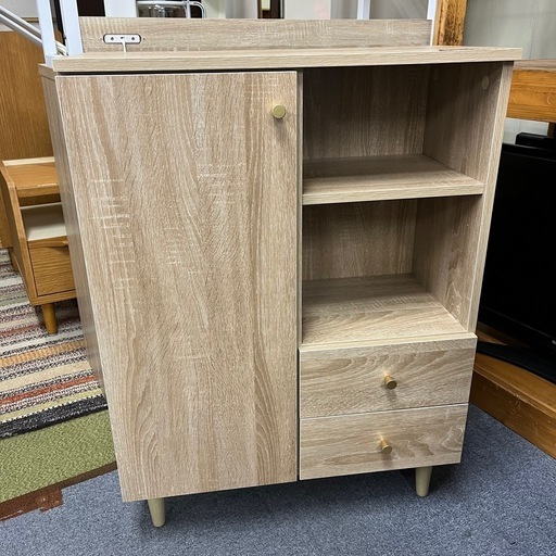 北海道  帯広  キャビネット  脚付き  家具  収納家具  モノココ  モノココ帯広店