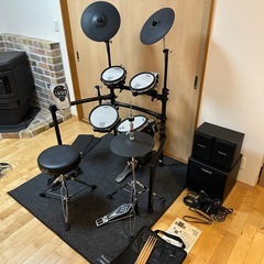 Roland ローランド 電子ドラム V-Drums TD-15KV、キューブモニタースピーカー CM-110 CUBE 2.1ch一式まとめ売り！