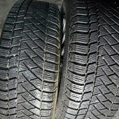 スタッドレス ヴォクシーなど