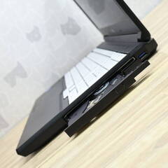 ノートパソコン富士通 A577/S