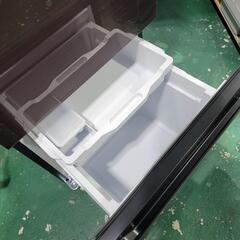 7319‼️配送設置は無料🙌‼️最新2022年製✨人気のガラストップ✨Hisense 282L 3ドア 冷蔵庫