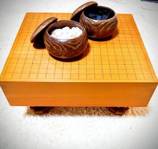 本榧足付碁盤 5寸6分（天地柾） ga50051 | 前川榧碁盤店 天然木の上品