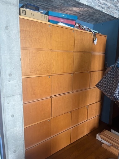 棚　最高級　鍵付き ☆最高級 Silik/シリック 110万 キュリオケース 1ドアガラスキャビネット 鍵付き ガラス