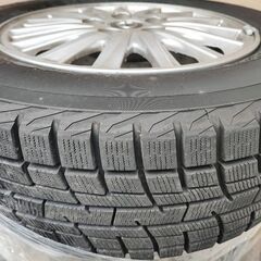 80系ヴォクシーのスタッドレスタイヤを純正ホイール付でお譲りします