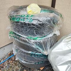 80系ヴォクシーのスタッドレスタイヤを純正ホイール付でお譲りします