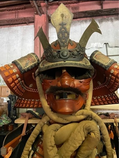 甲冑等身大赤備え鎧一式/赤塗龍文二枚胴/独鈷文前立て兜/甲冑 鎧兜