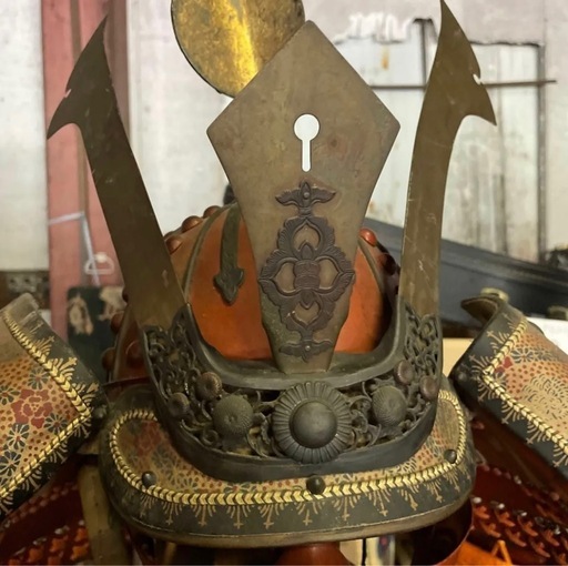 甲冑等身大赤備え鎧一式/赤塗龍文二枚胴/独鈷文前立て兜/甲冑 鎧兜