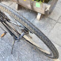 クロスバイク　美品　７００ｘ２８ｃ　フレーム　アルミ　3x7変速　黒　配達可能