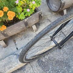 クロスバイク　美品　７００ｘ２８ｃ　フレーム　アルミ　3x7変速　黒　配達可能