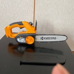 美品!! KYOCERA 京セラ 充電式チェンソー BCS-1800L1