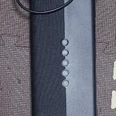 サウンドバーとプロジェクター