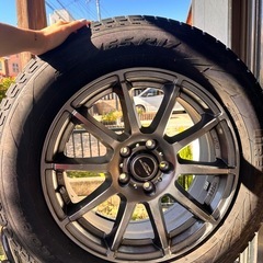 225 65 17 タイヤ付きホイールは CX5、CX8Xtrail、ハリアー、アルファード、エルグランド、ハリアーに適合します。
