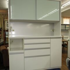 R673 最高級 松家具 壁面キッチンボード、食器棚、幅157cm Used・美品