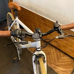 クロスバイク　GRAPHIS 26インチ　ホワイト