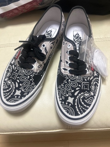 vansバンダナ柄スニーカー