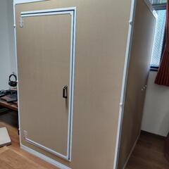 個人用ダンボール防音室（だんぼっちワイド） ※ライトと小型扇風機の